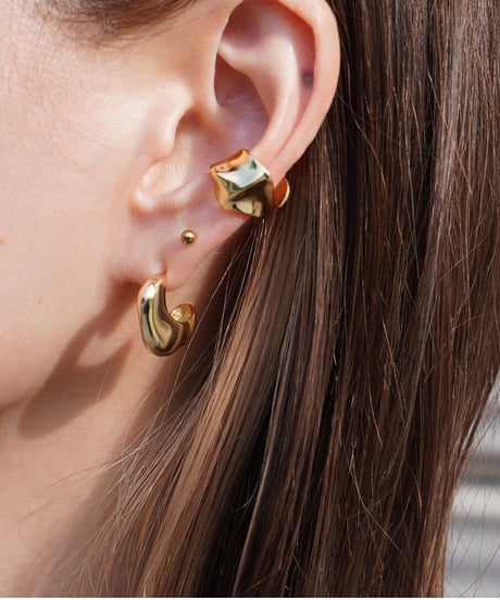 bumpy volume ear cuff