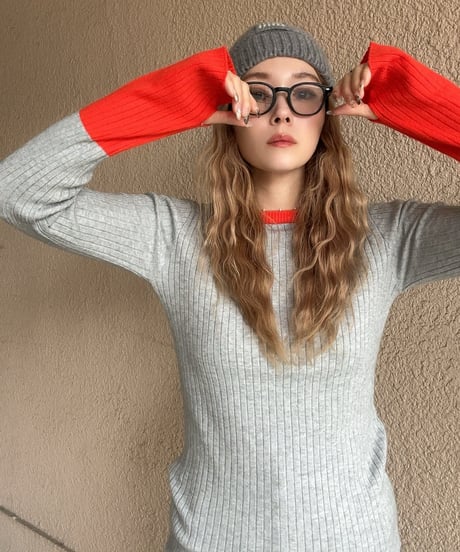 finger hole lib knit