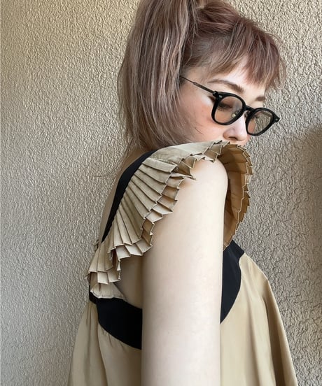 【DOS DIOSAS】pleats shoulder cami