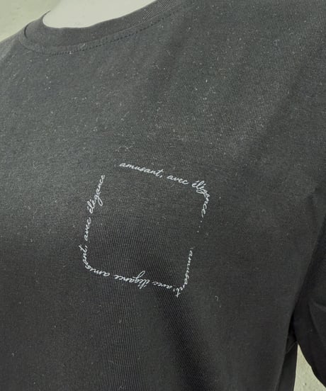 【Amu】square logo Tshirt