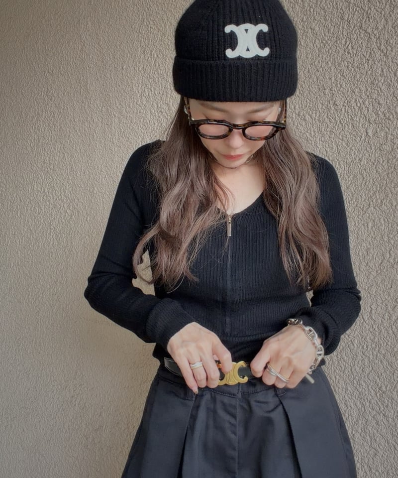 新品タグ付き　papier パピエ　Knit nosleeve black papier（パピエ）の「papier/パピエ/knit nosleeve（ベスト）」 - WEAR