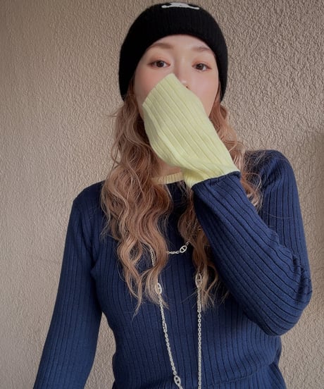 finger hole lib knit