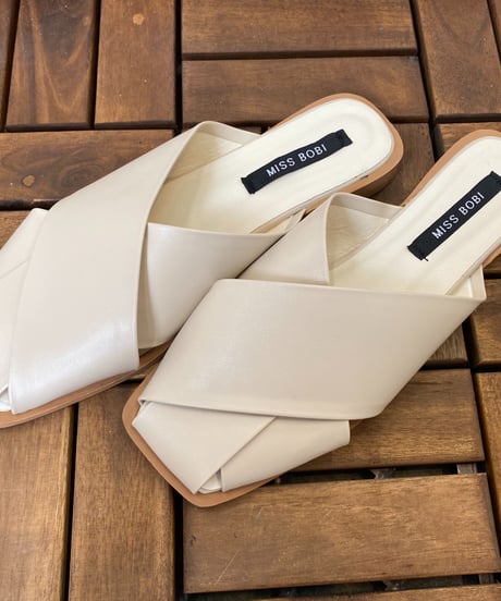 cross flat shoes