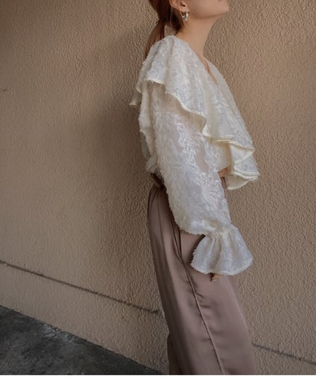 sheer jacquardruffle tops