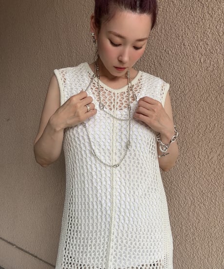 サマーニットジレ＋Amu2ウェイタンクトップ＋リネンタッチストライプパンツ