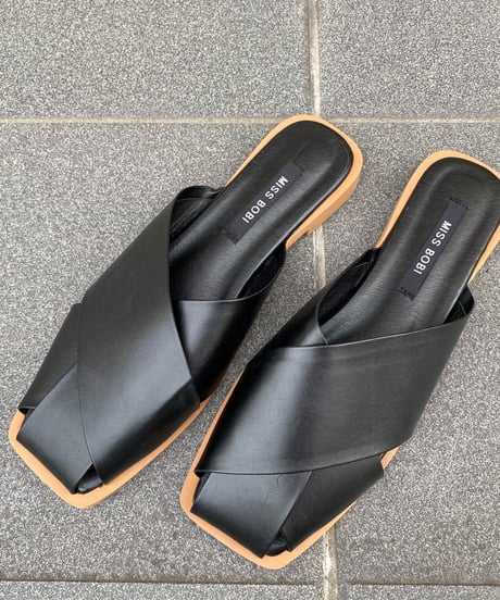 cross flat shoes