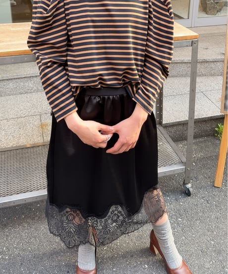 hemlace satin skirt