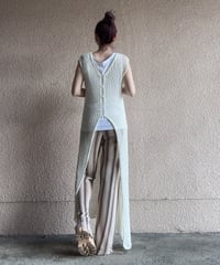 サマーニットジレ＋Amu2ウェイタンクトップ＋リネンタッチストライプパンツ