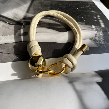 Hand strap 【gold beads・Ivory】