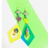 ビタミン注入★ネオンパワーピアス
