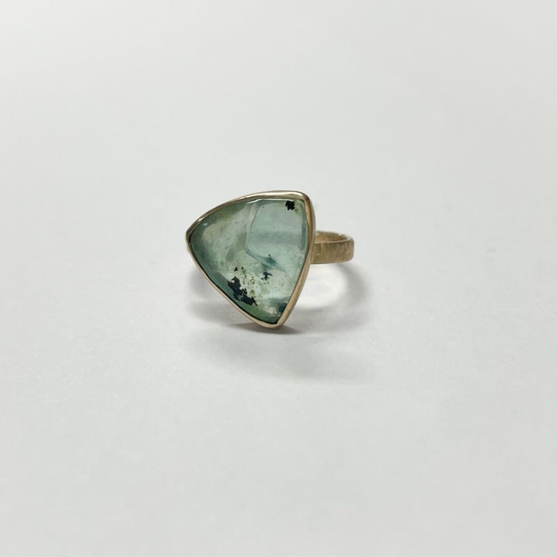 強蛍光！希少なバナジウムクリソベリル！K10枠と小ワッカのシルバーリング約10号 └蛍光・カラーチェンジで探す / UV(紫外線)ライトで蛍光