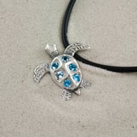Honu Aquamarine Pendant