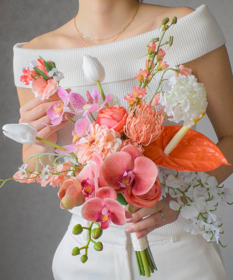 ピーチトロピカルブーケ｜ホワイト×アンスリウムの上品リゾート