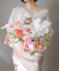ペールピンク×胡蝶蘭のエアリースプリングブーケ｜造花ウェディングブーケ・春婚・パステルカラー