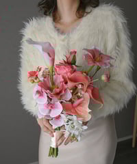 【受注生産】ピンクトロピカルなブーケ　｜　造花ブーケ　ウェディングブーケ　コチョウラン　持ち込みブーケ　アーティシャルフラワー　南国　リゾート　夏　ウェディング　アンスリウム　カラー　暖色　ピンク