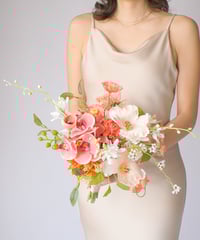 【受注生産】オレンジダリアとグリーンブーケ |  造花ブーケ　ウェディングブーケ　持ち込みブーケ　アーティシャルフラワー　ピンク　オレンジ コチョウラン　カラー　葉　ポピー　リゾート　ナチュラル