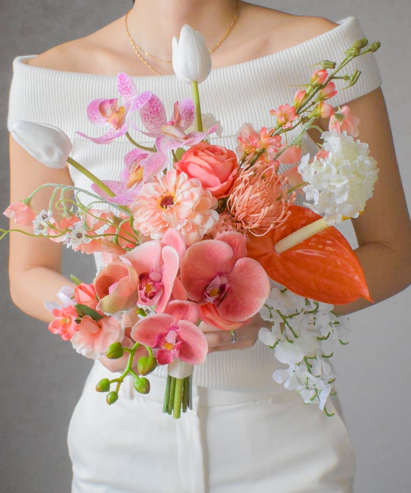 ピーチトロピカルブーケ｜ホワイト×アンスリウムの上品リゾート