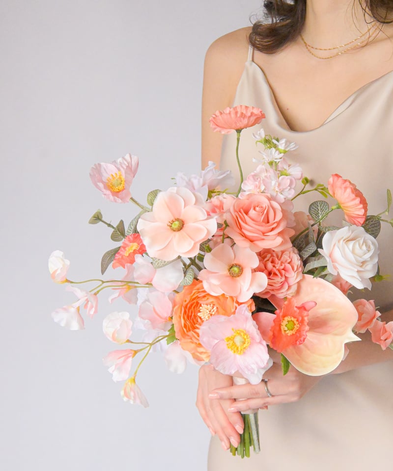 ホワイト ピンク グリーン ウェディングブーケ 前撮り 結婚式 ラナンキュラス ラナンキュラスのピンクオレンジブーケ｜造花ウェディングブーケ