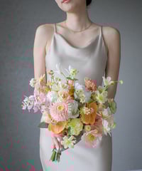 【ブートニア付き】パステルイエローなブーケ｜爽やかなナチュラルウェディングを感じる淡色｜アーティフィシャルフラワー