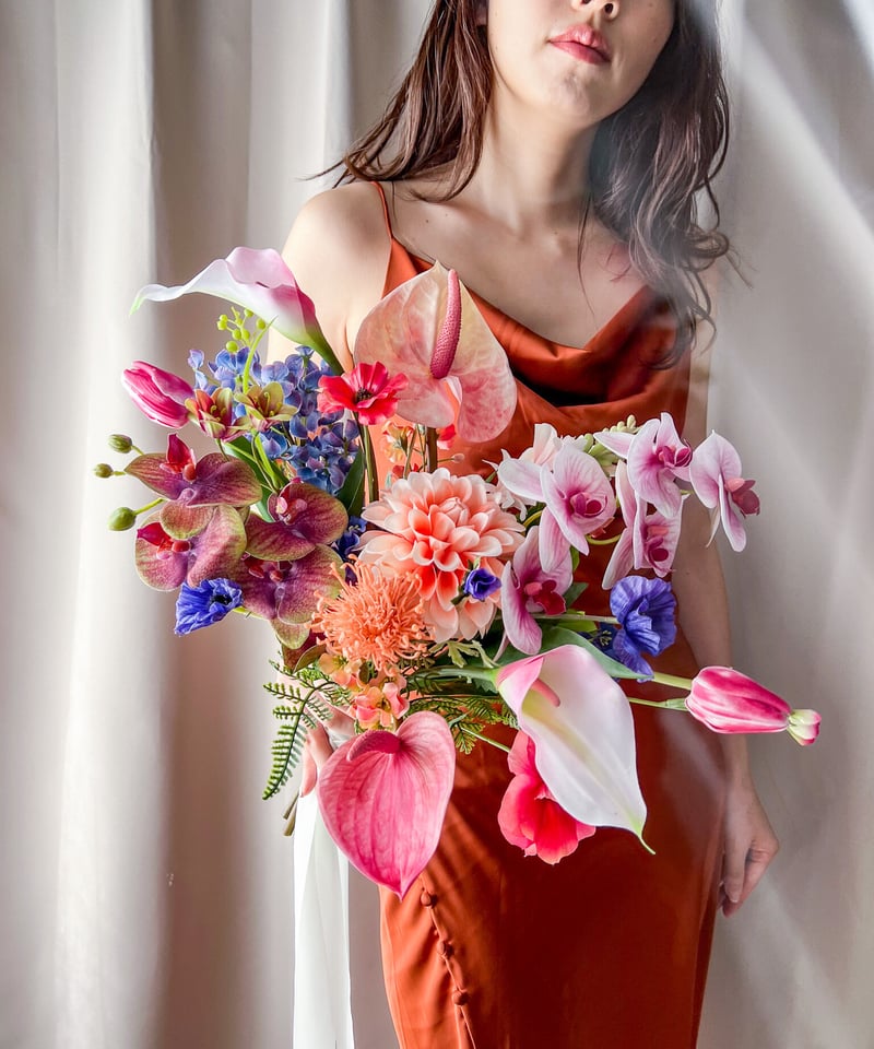 ピンクの造花ブーケ ブーケ アーティフィシャルフラワー 【ピンククラッチブーケ】胡蝶蘭と