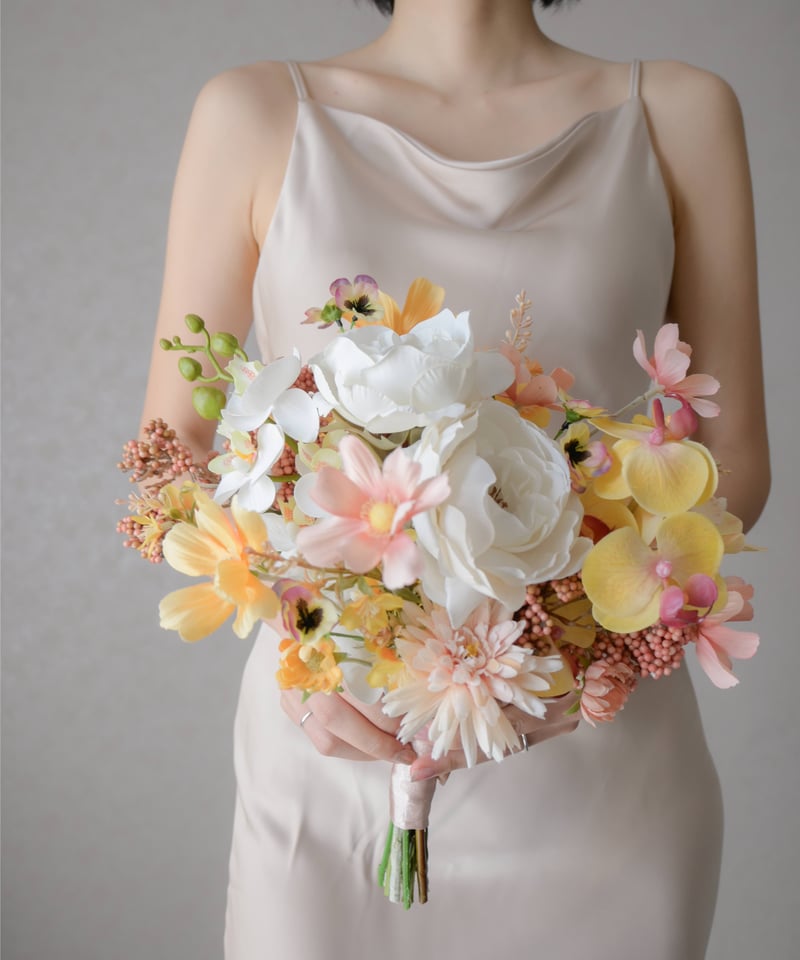 パステルイエローのフォルムブーケ | 造花ブーケ ウェディングブーケ