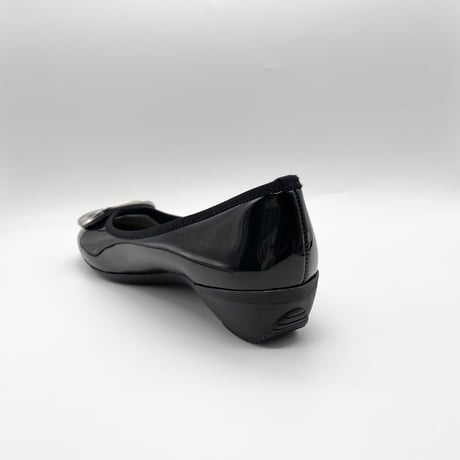 エナメルバックルパンプス　Black