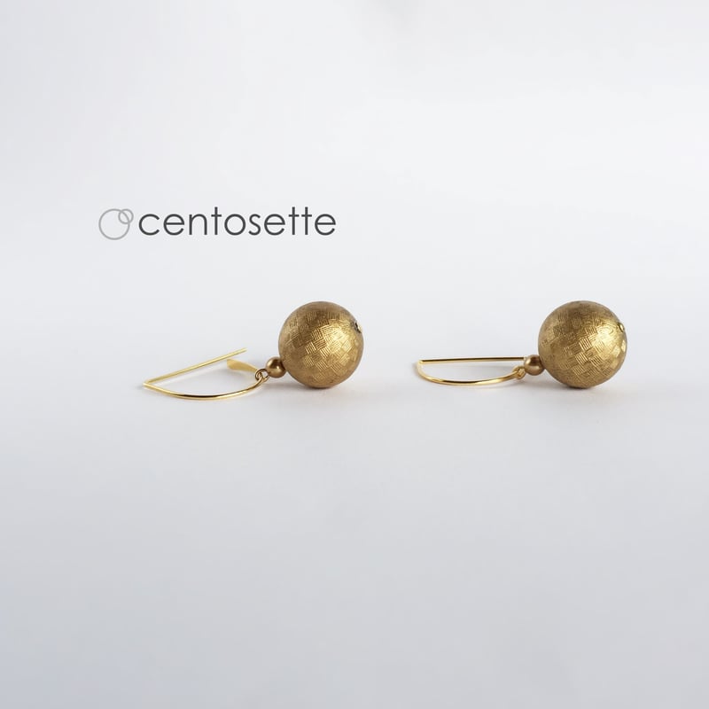 ドイツ製ヴィンテージビーズのマットゴールドボール16KGPピアス 