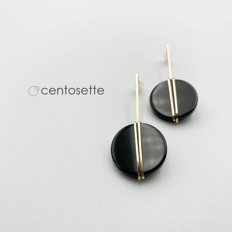 14Kgf天然石ピアスドラマティックなスランテッドブラックオニキス