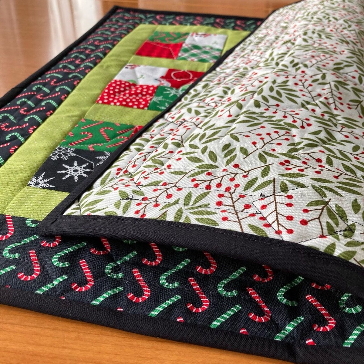 キルト制作キット(手縫い用)/ミニチャームでつくる4パッチの キルト制作キット(手縫い用)/ミニチャームでつくる4パッチの