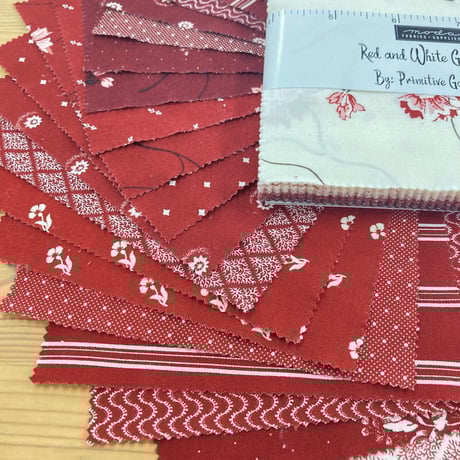 modaチャームパック / Red and White Gatherings