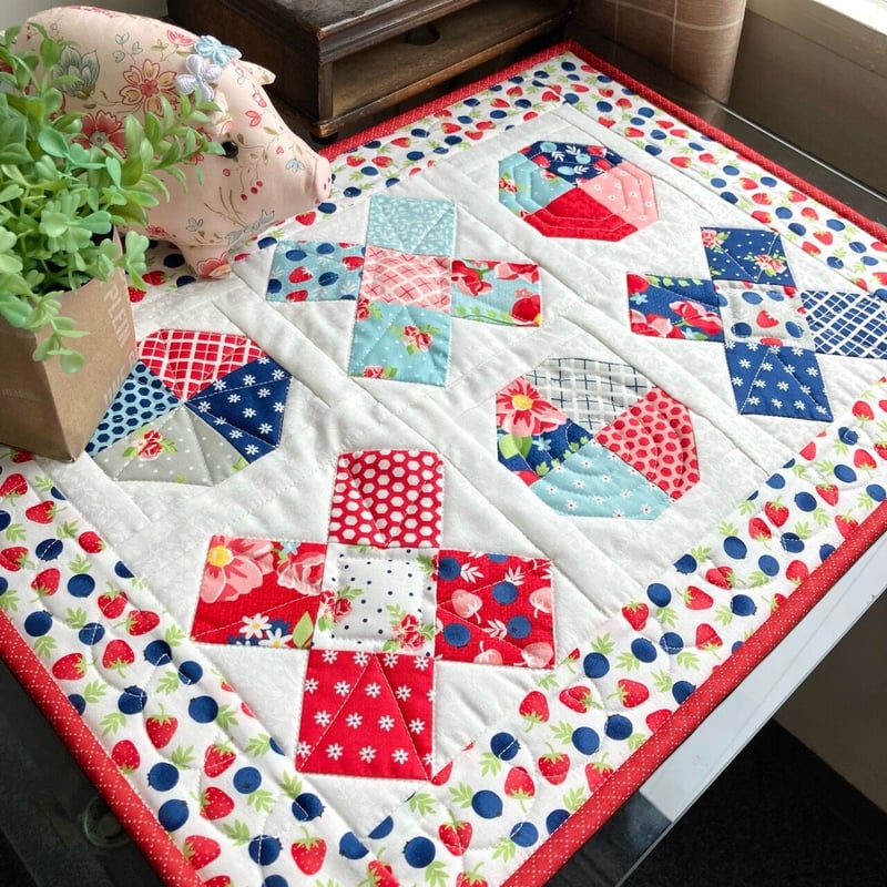 手縫い製　キルトマット　ブティ　トプラント　すずらん　テディベア 手縫い製キルトマットブティトプラントすずらんテディベア