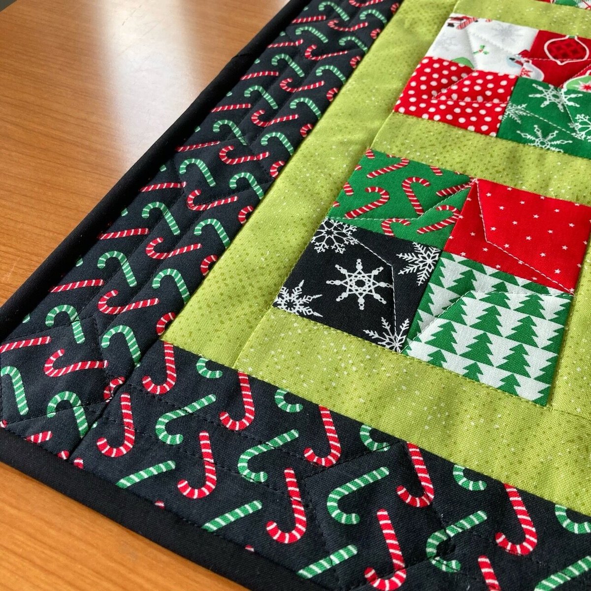 キルト制作キット（手縫い用）/ミニチャームでつくる４パッチのクリスマスタペストリー