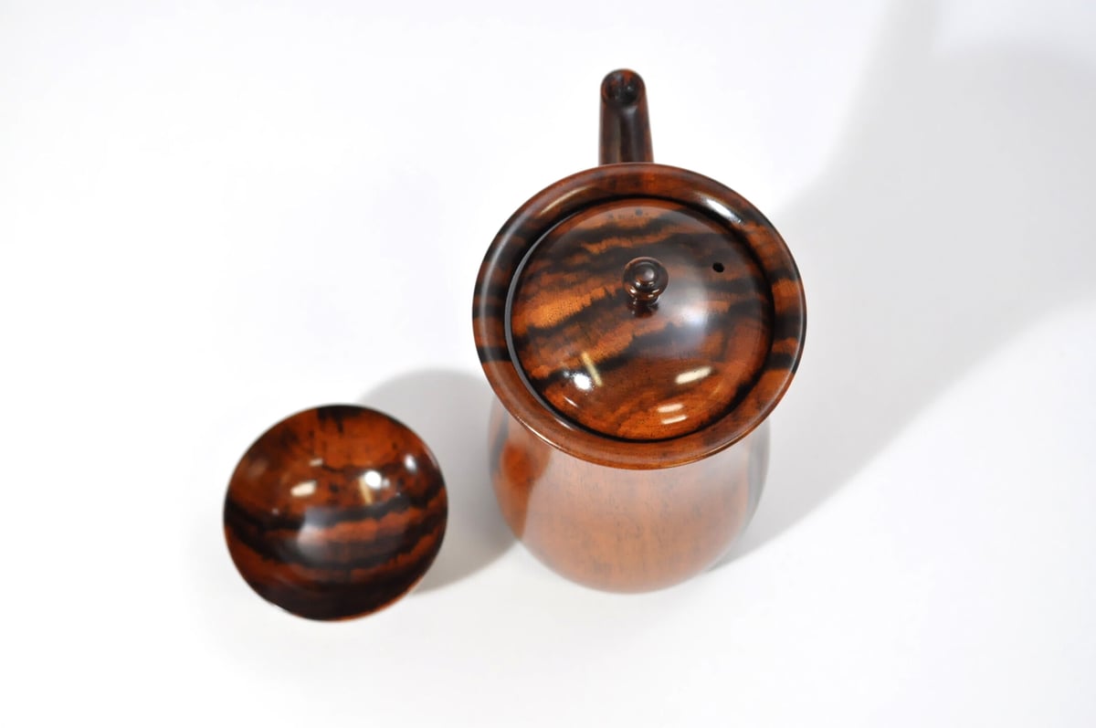 □伝統工芸士 佐竹 一夫作 黒柿 酒器揃（徳利・盃 黒柿孔雀杢 共木）SR