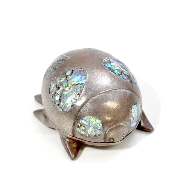 □山中漆器 嘉匠菴 「てんとう虫香合 銀地」 | 嘉匠菴 STORE