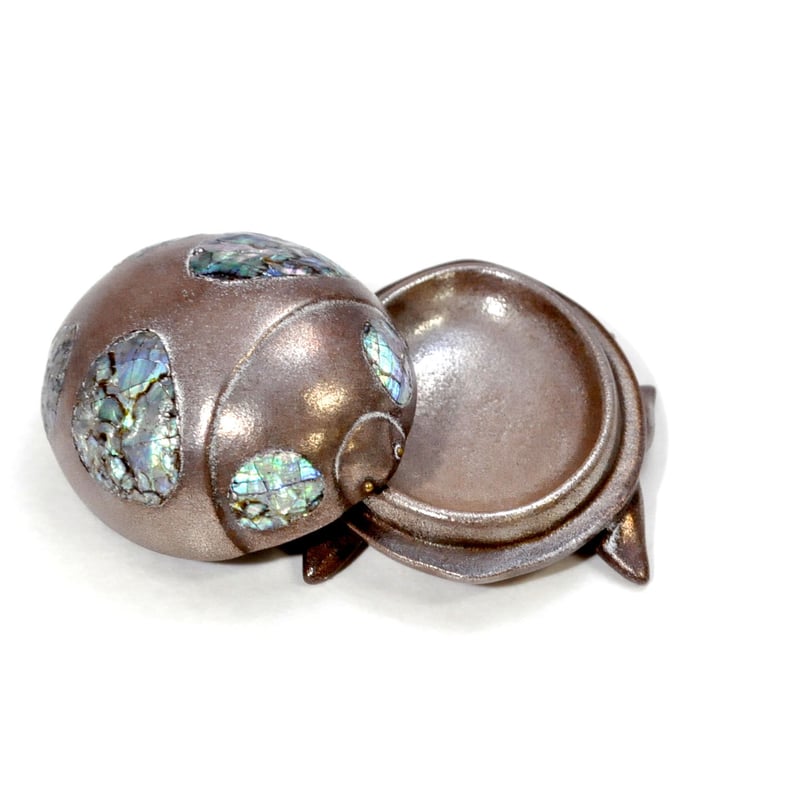 □山中漆器 嘉匠菴 「てんとう虫香合 銀地」 | 嘉匠菴 STORE