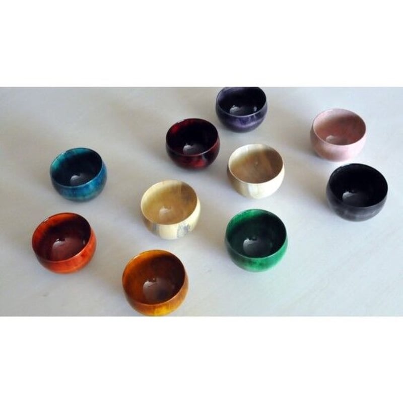 木製栃材を使用したカラフルなぐい呑みです Ochoko Colorful 木製栃材を使用したカラフルなぐい呑みです Ochoko Colorful