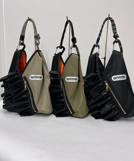 【R2603-FPB64】 Mini perforated ruffle bag (1741119)