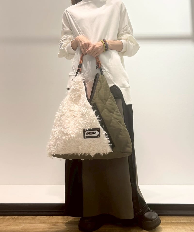 R2503-FQB40】Triangle fur quilt bag（1740980） |