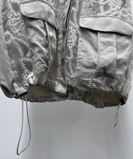 【R2603-NRJ1052】 Sleeveless lace jacket (1741136）