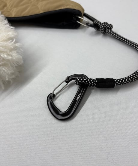【R2503-FQB40】Triangle fur quilt bag（1740980）