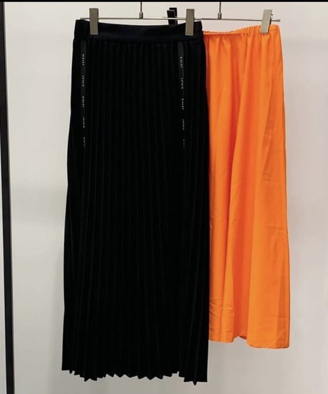 【R2601-ZSK954】 Logo zip pleats skirt（1741067）