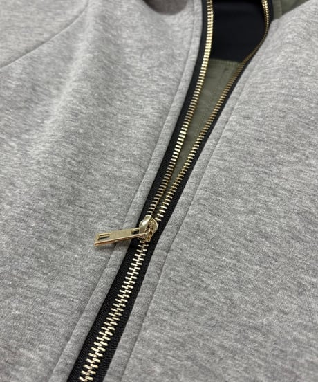 【R2503-BBF900】 Two-tone boa hoodie（1741002）