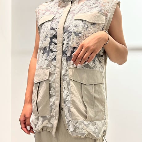 jyumimajyumima‼️ 伊太利屋　毛皮ノースリーブジャケット jyumimajyumima‼️ 伊太利屋 毛皮ノースリーブジャケット