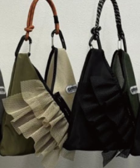 【R2601-TMM47】 Triangle mesh mini bag with frills（1741037）
