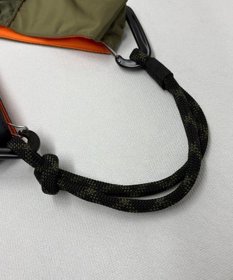 【R2501-TFB43】Bicolot triangle bag with frills (1740976)