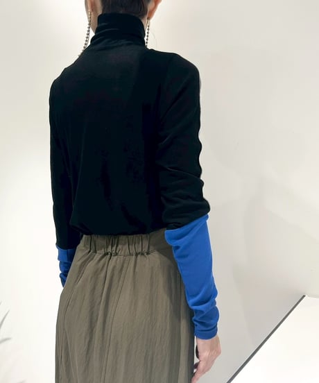 【R2503-SBC886】　Color-blocked turtleneck（1740986）