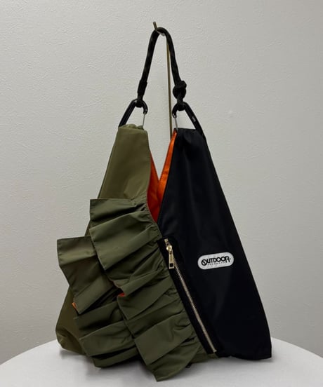 【R2501-TFB43】Bicolot triangle bag with frills (1740976)