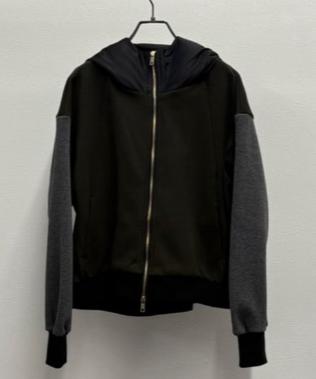【R2503-BBF900】 Two-tone boa hoodie（1741002）