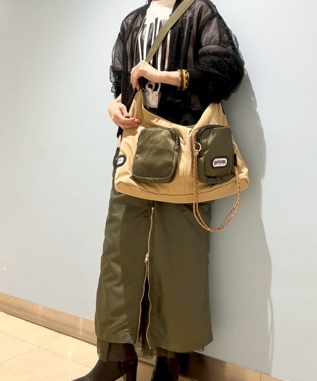 【R2503-TPB42】Triangle pochette (1740982)
