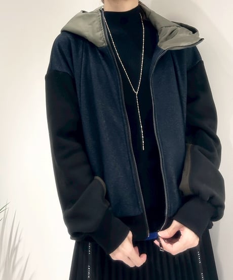 【R2503-BBF900】 Two-tone boa hoodie（1741002）